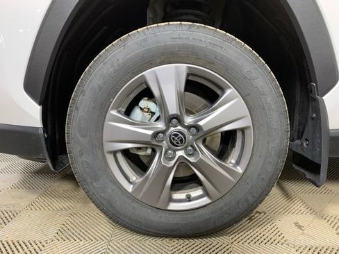 Used 2025 Toyota RAV4 LE AWD/4WD image 33