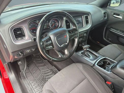 Used 2020 Dodge Charger SXT w/ Driver Convenience Group RWD image 4