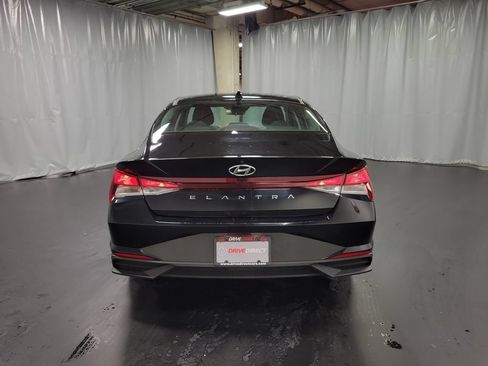 Used 2023 Hyundai Elantra SEL FWD image 7
