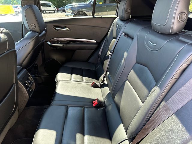 Used 2023 Cadillac XT4 Luxury w/ Cold Weather Package AWD/4WD image 21