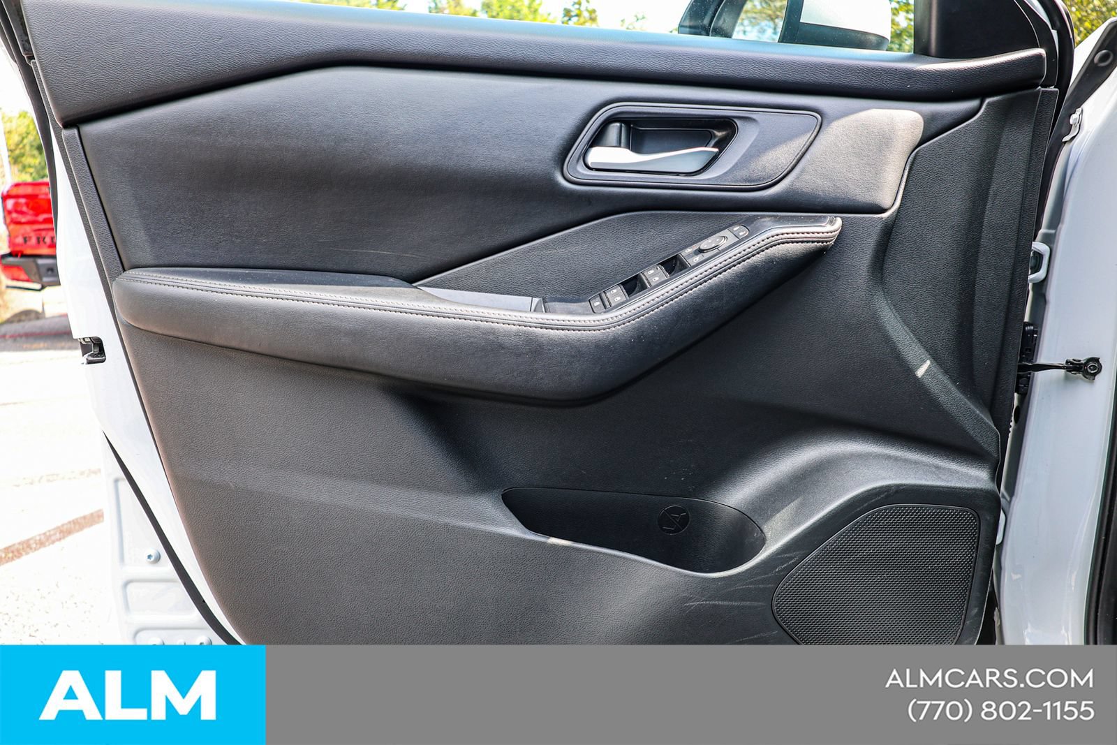 Used 2024 Nissan Rogue SV FWD image 37