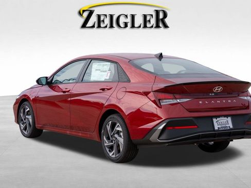 New 2025 Hyundai Elantra Sport image 5