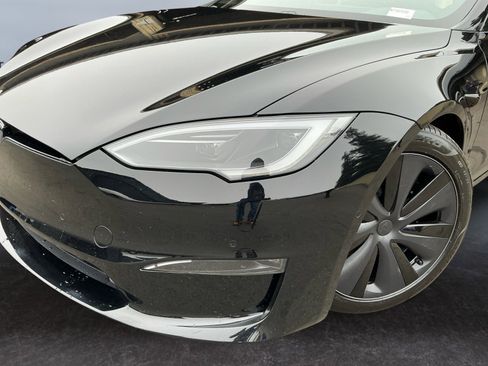 Used 2022 Tesla Model S image 9