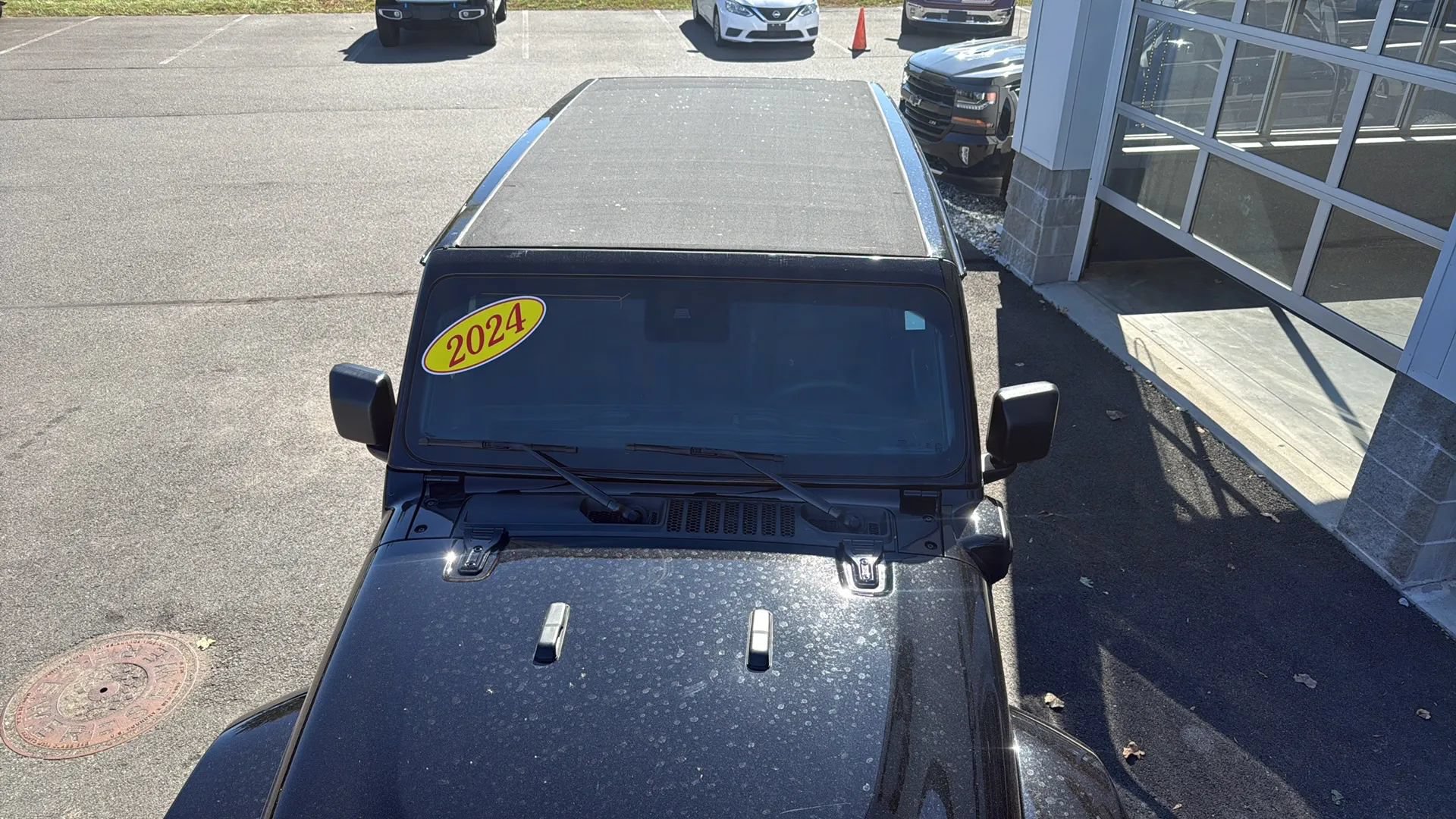 Used 2024 Jeep Wrangler Unlimited Sahara w/ Technology Group AWD/4WD image 22