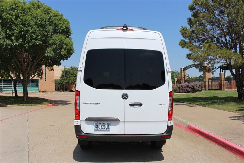 Used 2024 Mercedes-Benz Sprinter 2500 image 4