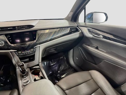 Used 2024 Cadillac XT6 Premium Luxury w/ Technology Package AWD/4WD image 26