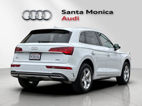 Used 2023 Audi Q5 2.0T Premium w/ Convenience Package AWD/4WD image 2