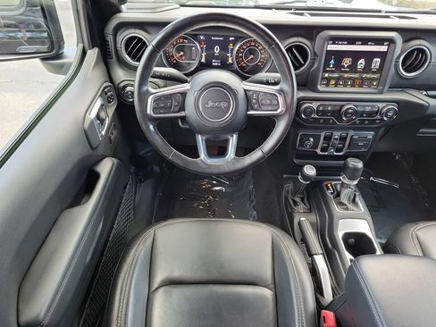 Used 2020 Jeep Gladiator Overland AWD/4WD image 13