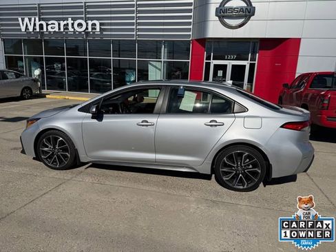 Used 2022 Toyota Corolla SE w/ SE Premium Package image 8