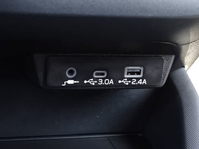 Used 2025 Subaru Forester Limited AWD/4WD image 32