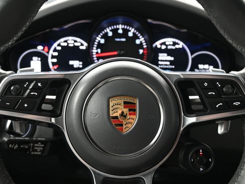 Certified 2022 Porsche Cayenne Platinum Edition image 20