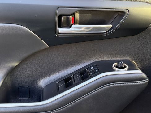 Used 2021 Toyota Highlander XLE image 15