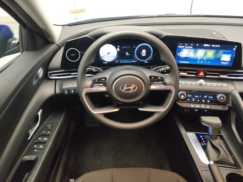 Used 2024 Hyundai Elantra SEL FWD image 22
