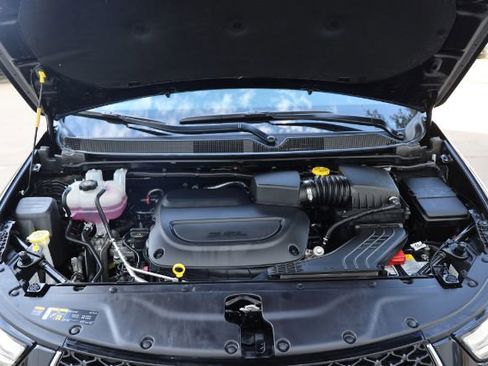 Used 2026 Chrysler Pacifica Select image 53