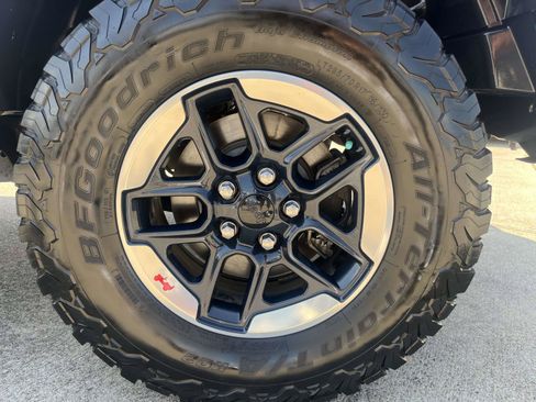 Used 2019 Jeep Wrangler Unlimited Rubicon AWD/4WD image 9
