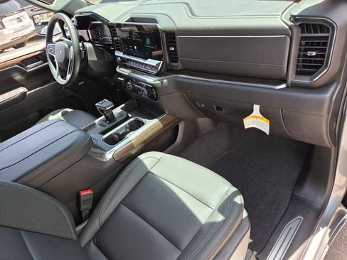 Certified 2025 Chevrolet Silverado 1500 RST w/ Dark Appearance Package AWD/4WD image 14