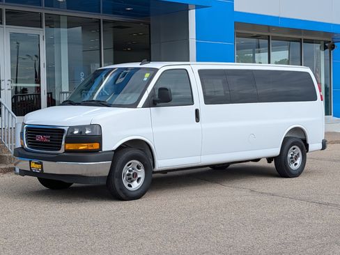 Certified 2025 GMC Savana 3500 LT w/ LT Preferred Equipment Group RWD image 6