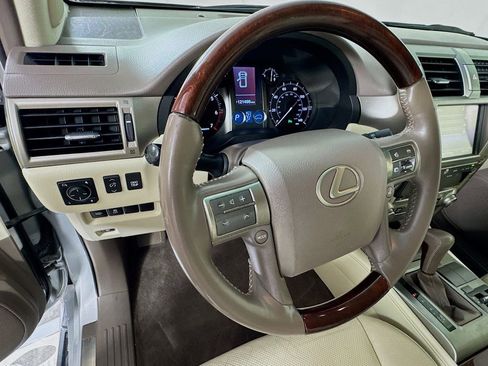 Used 2015 Lexus GX 460 w/ Premium Package image 12