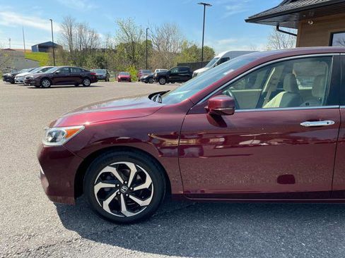 Used 2017 Honda Accord EX-L image 2