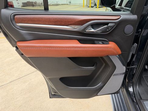 Used 2023 GMC Yukon Denali Ultimate AWD/4WD image 23