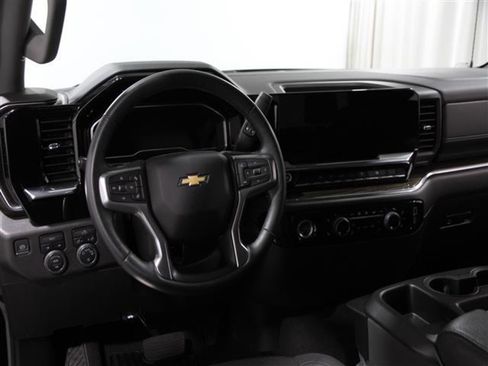 Certified 2024 Chevrolet Silverado 1500 LT AWD/4WD image 7