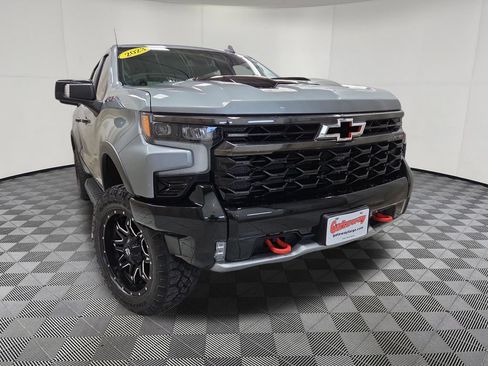 Used 2023 Chevrolet Silverado 1500 ZR2 AWD/4WD image 2