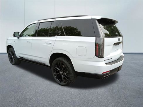 Used 2026 Cadillac Escalade Platinum Sport w/ LPO, ONYX Package AWD/4WD image 3