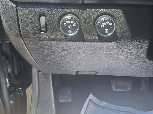 Used 2017 Chevrolet Colorado Z71 w/ Z71 Midnight Edition AWD/4WD image 15