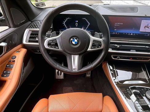 Used 2024 BMW X5 xDrive40i w/ M Sport Package AWD/4WD image 11