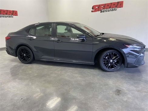 Certified 2025 Toyota Camry SE image 2