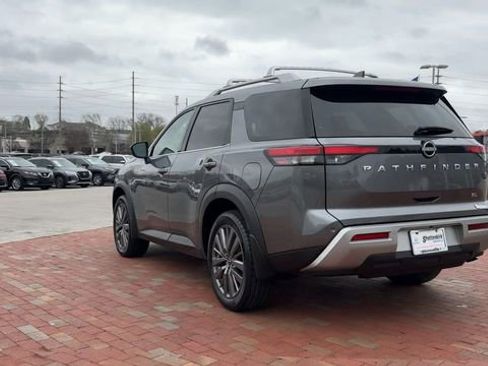 Used 2024 Nissan Pathfinder SL w/ SL Premium Package image 9