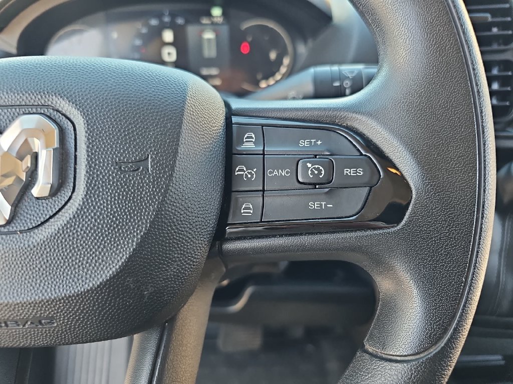 Used 2025 RAM ProMaster 2500 w/ U-Haul Equipment Group FWD image 17