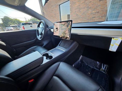 Used 2022 Tesla Model Y Long Range AWD/4WD image 58