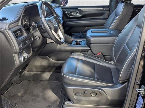 Used 2021 GMC Yukon XL SLT w/ SLT Premium Package image 15