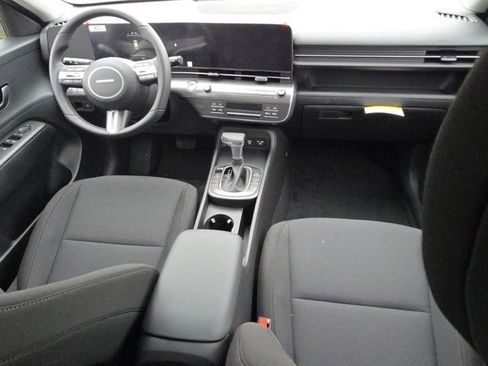 Certified 2025 Hyundai Kona SEL image 12