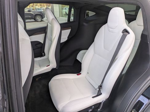 Used 2022 Tesla Model X image 26