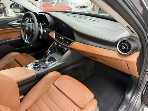 Used 2017 Alfa Romeo Giulia Ti w/ TI 19" Sport Package RWD image 13
