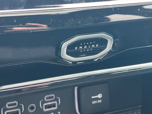 New 2026 Jeep Grand Cherokee Altitude image 21