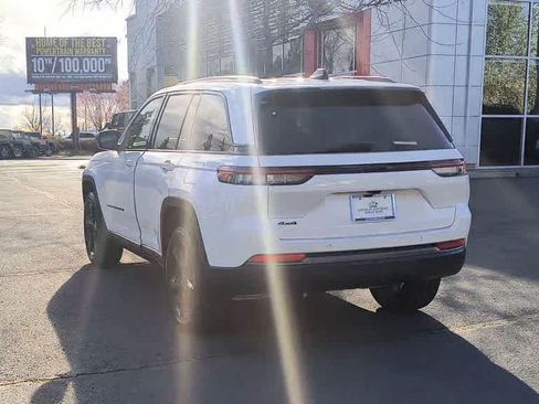 New 2026 Jeep Grand Cherokee Limited w/ Limited Altitude Package AWD/4WD image 7
