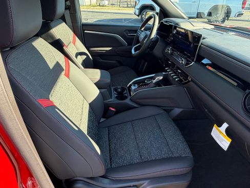 Used 2026 Chevrolet Colorado Z71 image 17