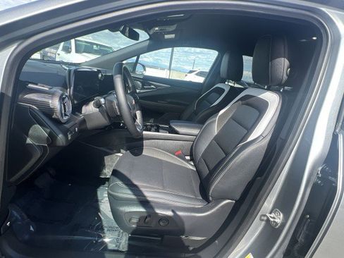 Used 2024 Chevrolet Blazer EV LT image 17