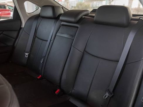 Used 2011 INFINITI M37 Base w/ Premium Pkg image 30