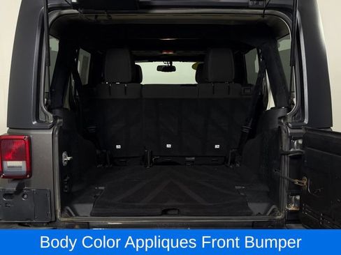 Used 2016 Jeep Wrangler Unlimited Sahara w/ Max Tow Package AWD/4WD image 11