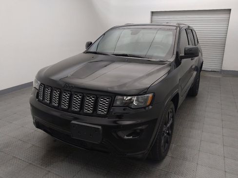 Used 2022 Jeep Grand Cherokee Laredo X image 15