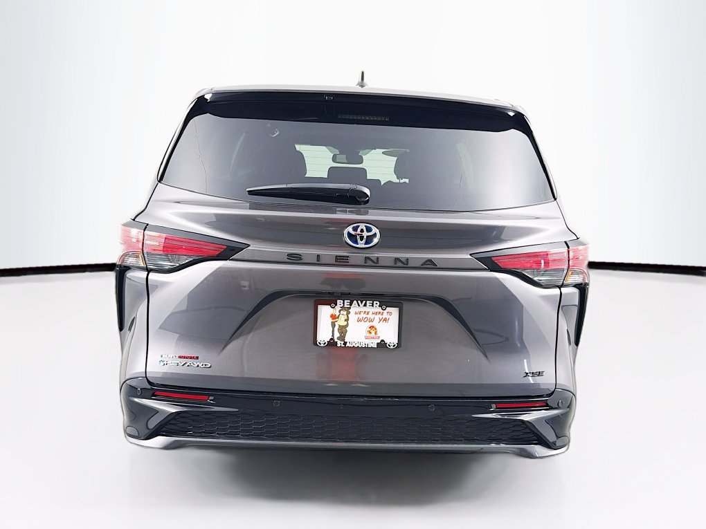 Used 2025 Toyota Sienna XSE AWD/4WD image 8
