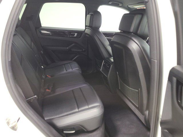 Used 2020 Porsche Cayenne AWD/4WD image 11
