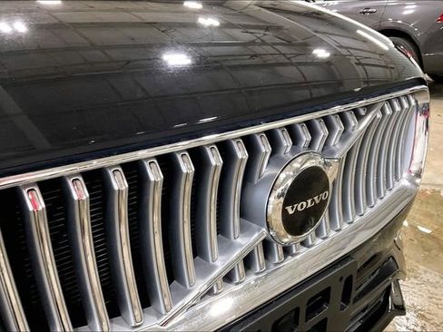 Certified 2023 Volvo XC90 B6 Ultimate w/ Lounge Package image 30