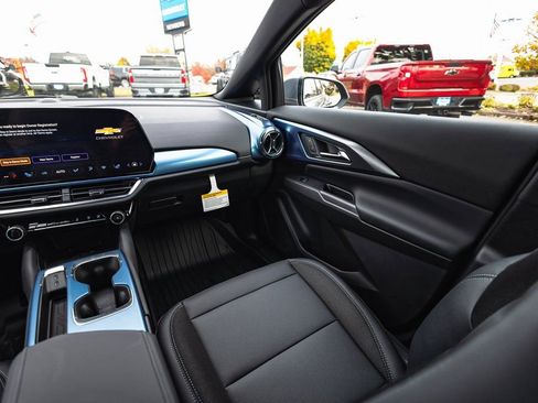 New 2026 Chevrolet Equinox EV LT image 15