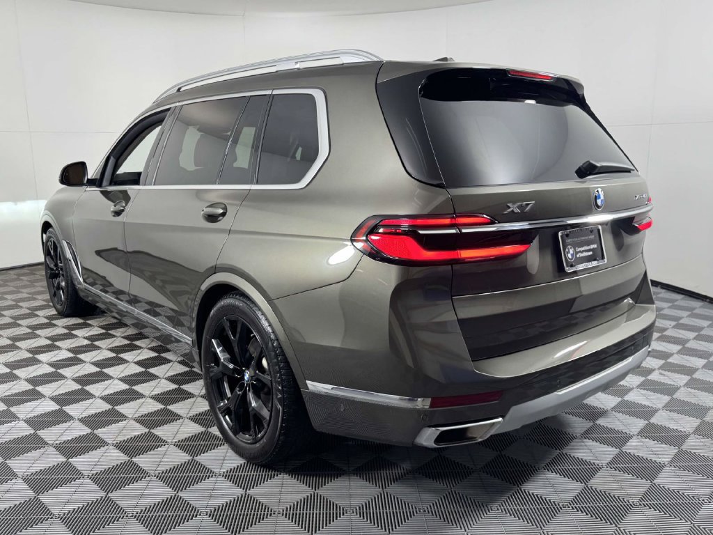 Used 2024 BMW X7 xDrive40i w/ Premium Package AWD/4WD image 8