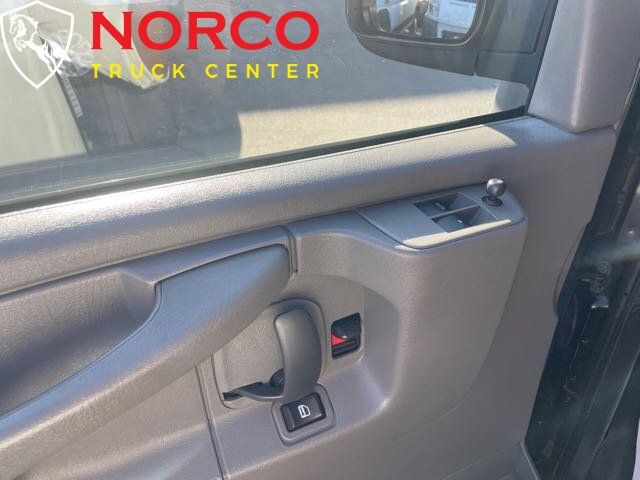 Used 2015 Chevrolet Express 2500 RWD image 5